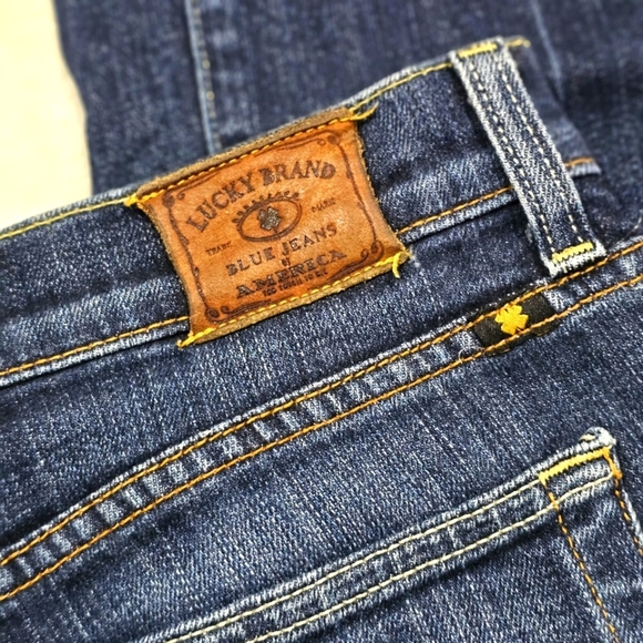 ♡ Lucky Brand Classic Rider Jeans | Blue Wash Mid-Rise Straight Cut Sz: 28 / 6 - Picture 6 of 16